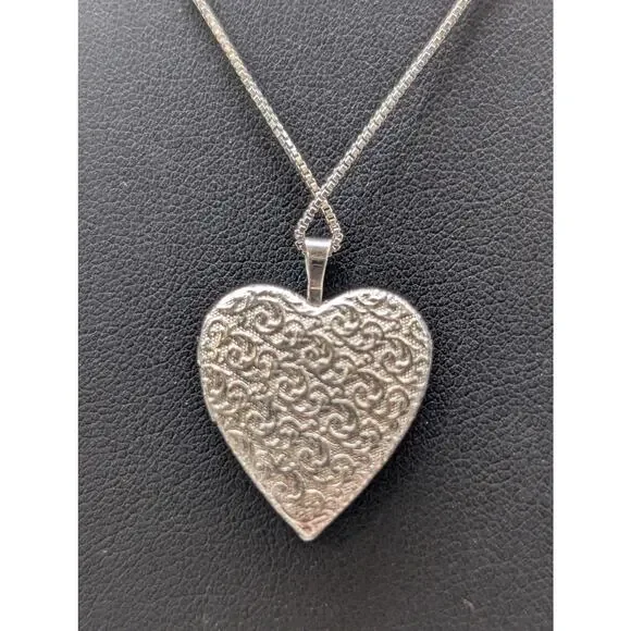 925 Sterling Silver Embossed Heart Shaped Locket 18" Box Chain Necklace - Picture 4 of 6